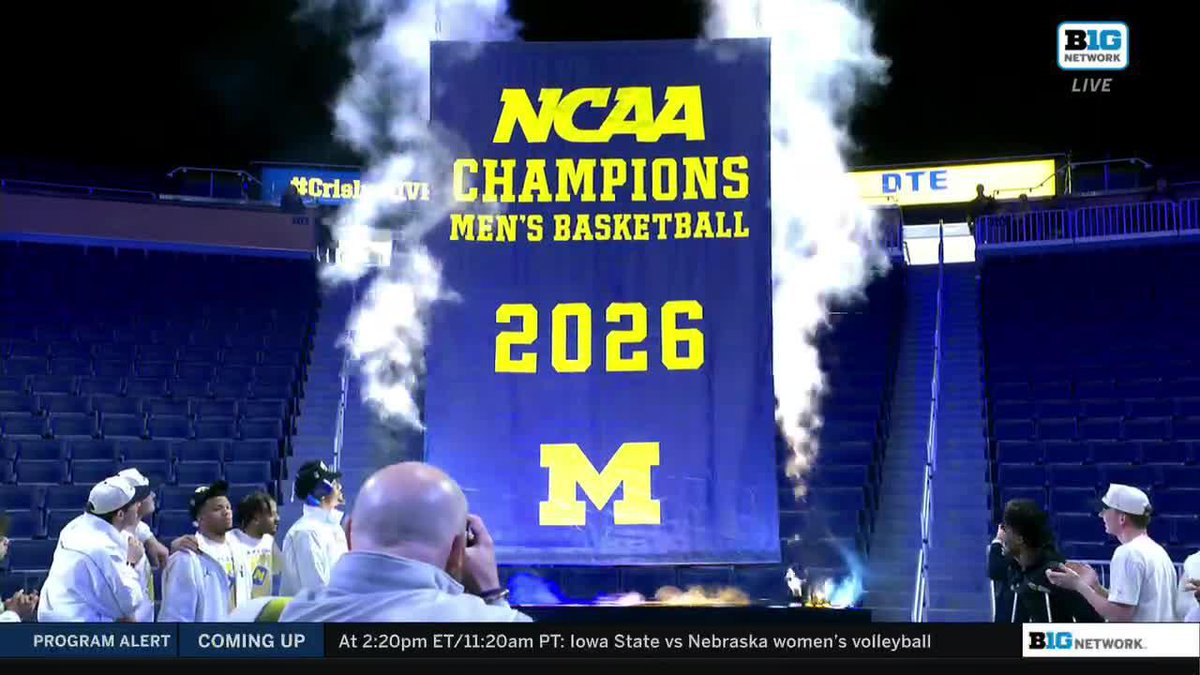A new banner hangs in the Crisler Center 🤩 2026 national champions: Michigan Men's Basketball 🏆