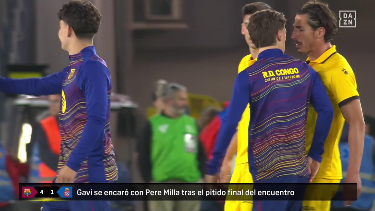 IMAGEN DAZN. El cara a cara de Gavi con Pere Milla 🎥 Los comportamientos de los que se quejó el Espanyol en el micrófono de DAZN Pol Lozano 💭 "Se ha visto el respeto que tienen hacia los otros compañeros de profesión" #LALIGAenDAZN ⚽