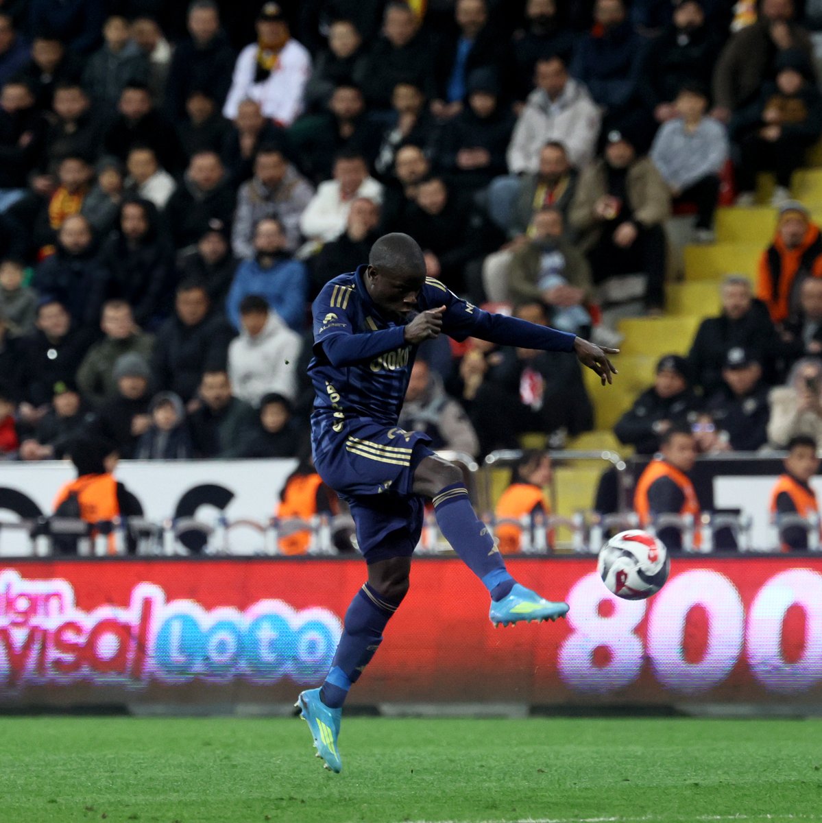 "Dünyanın dörtte üçü suyla kaplı, geri kalan kısmı da Kante kaplıyor." Harika bir detaysın N'Golo! 🧿