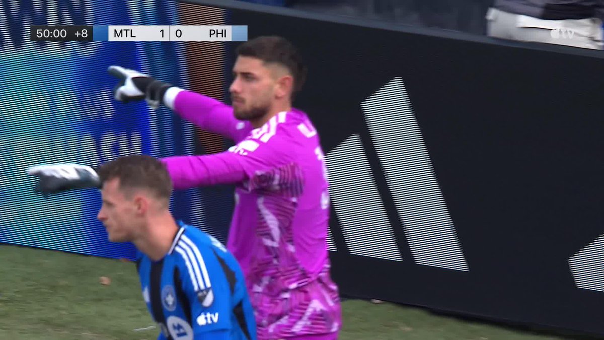 ¡Atajadón del chileno Thomas Gillier para mantener el cero en el arco de CF Montréal! 🧤