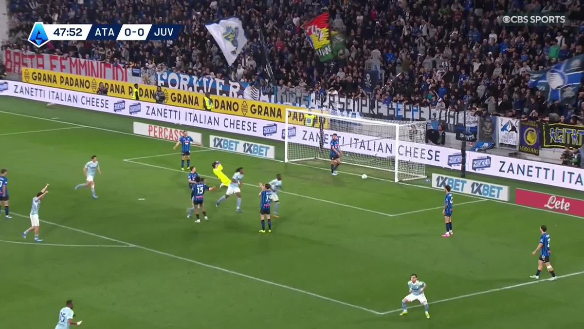 Jérémie Boga chips it over the keeper to give Juventus the lead 🍟