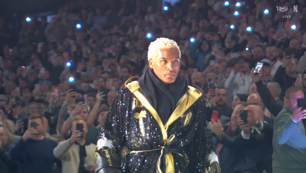 CONOR BENN WALKS OUT TO FACE REGIS PROGRAIS 🔥 HERE. WE. GO. #FuryMakhmudov is LIVE on Netflix!