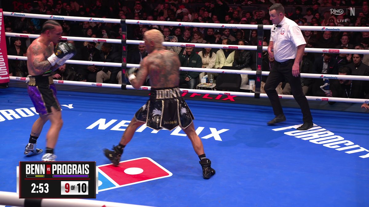 REGIS PROGRAIS JAWING AT CONOR BENN AT THE START OF ROUND 9. THIS FIGHT 🔥 #FuryMakhmudov is LIVE on Netflix!