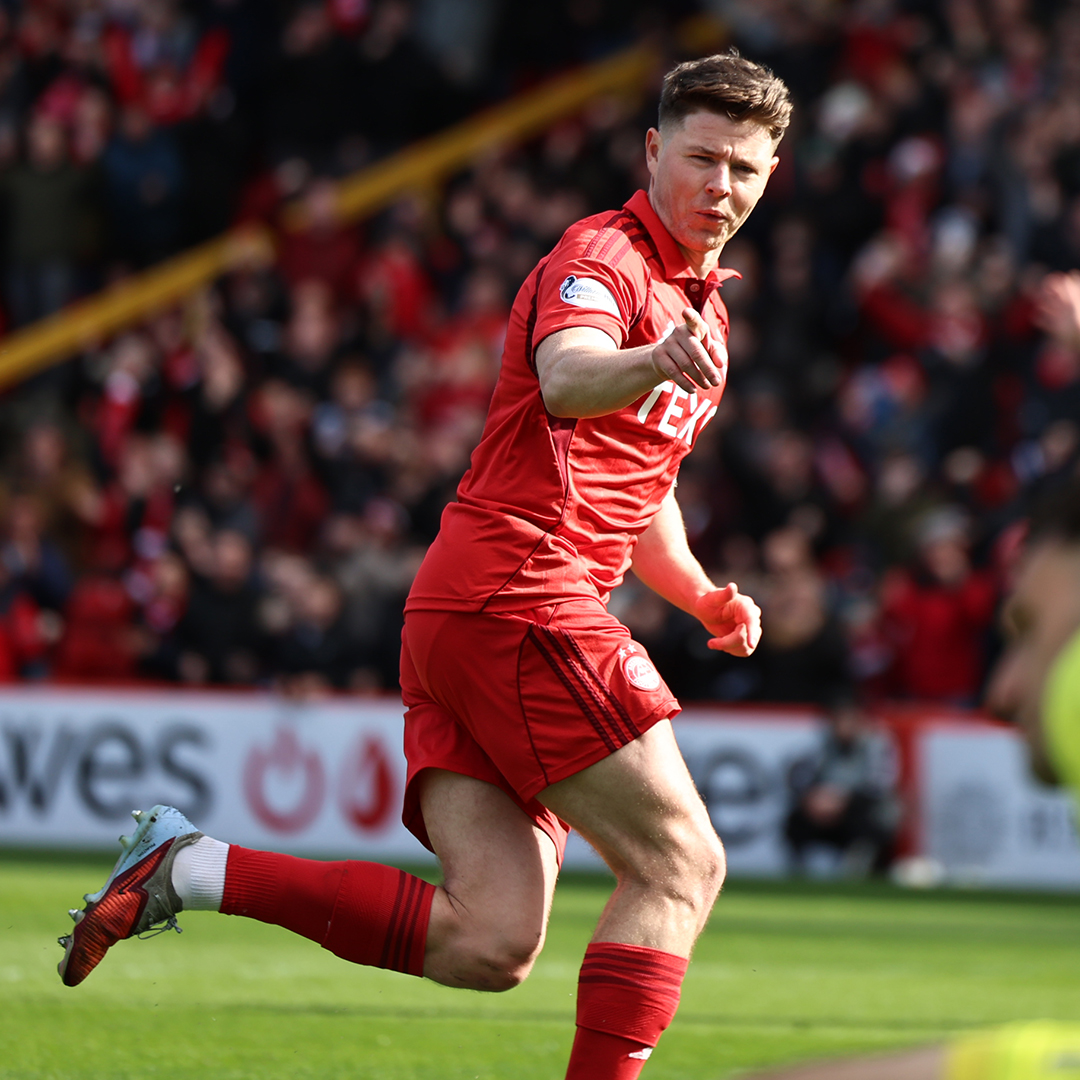 Cool as you like from Nizzy to open the scoring 🧊