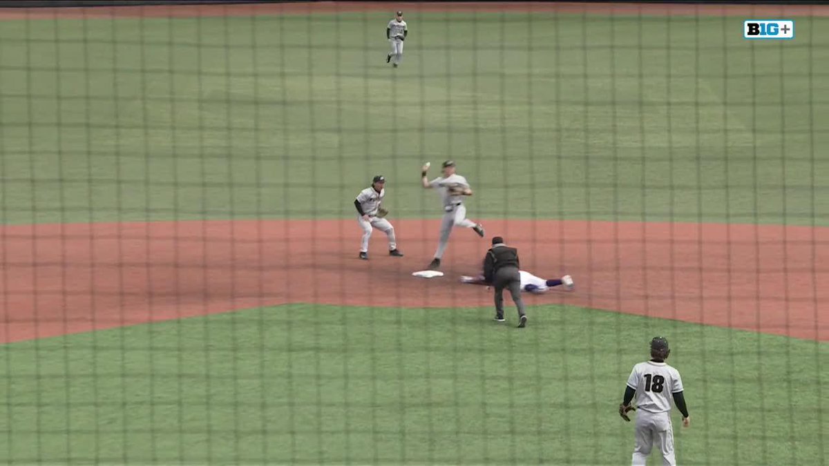 Warning: This was not your run-of-the-mill 4️⃣-6️⃣-3️⃣ double play 😲 How about the spinning throw by Purdue Baseball SS Westin Boyle?!