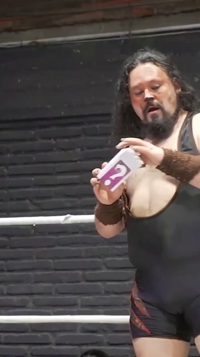 This is honestly disgusting. There is absolutely NO reason for unprotected chair shots to the head in Pro Wrestling anymore. He could have got seriously hurt doing this man. 😭😭😭😭😭😭 (Via proyectowrestlingseries)