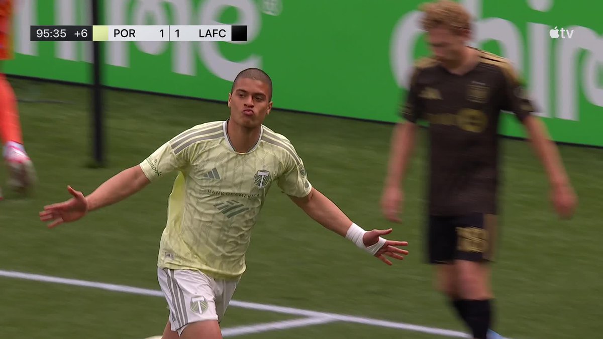 NO WAYYYYY KELSY IN THE LAST MINUTE TO WIN IT FOR PORTLAND