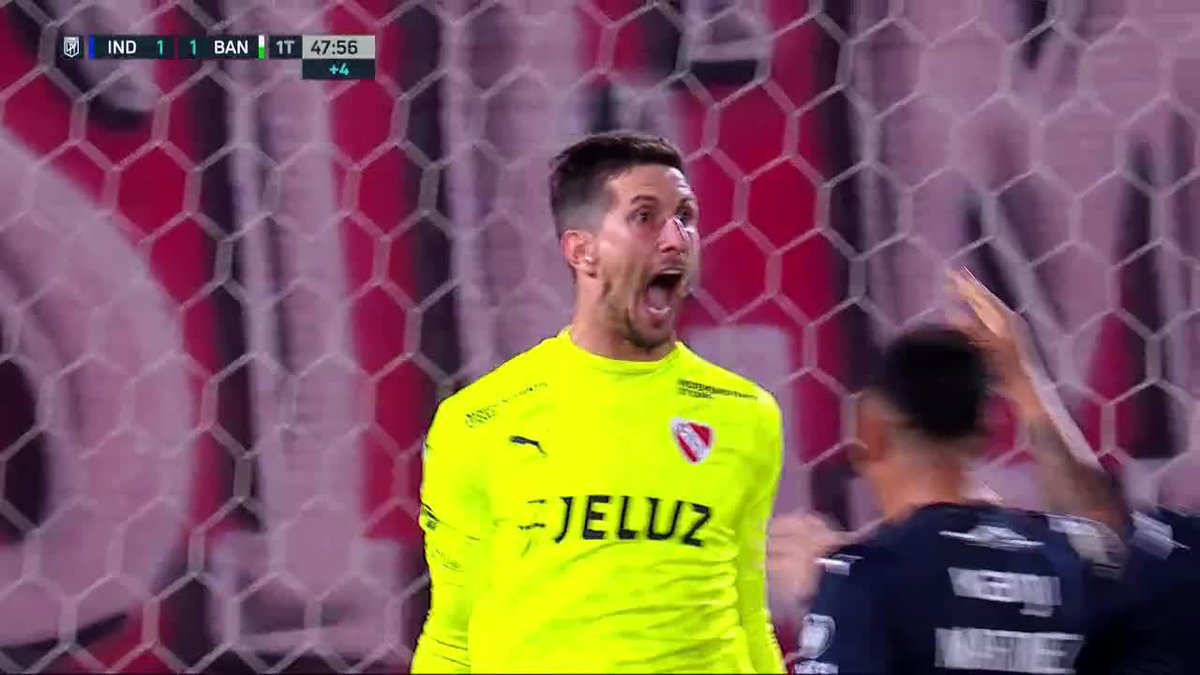 Ahora, forro, te pateo al mismo lugar, TIRATE PARA ESE LADO!!