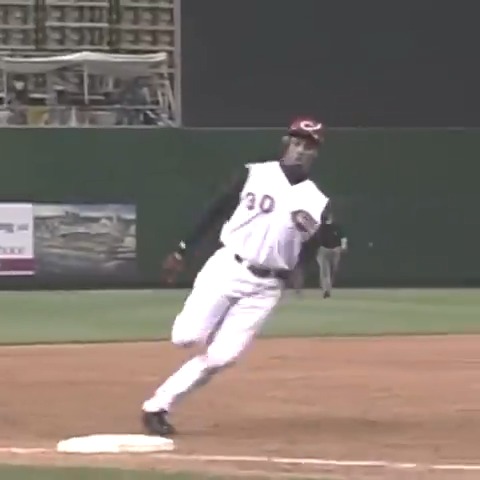 A walk-off inside-the-parker from Ken Griffey Jr.
