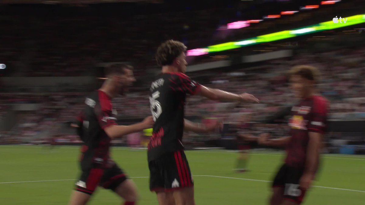 Wow! 😱 Filthy connection from the young Red Bull New York. 18-year-old Julian Hall puts the defenders on skates to set up 17-year-old Adri Mehmeti for his first MLS goal.
