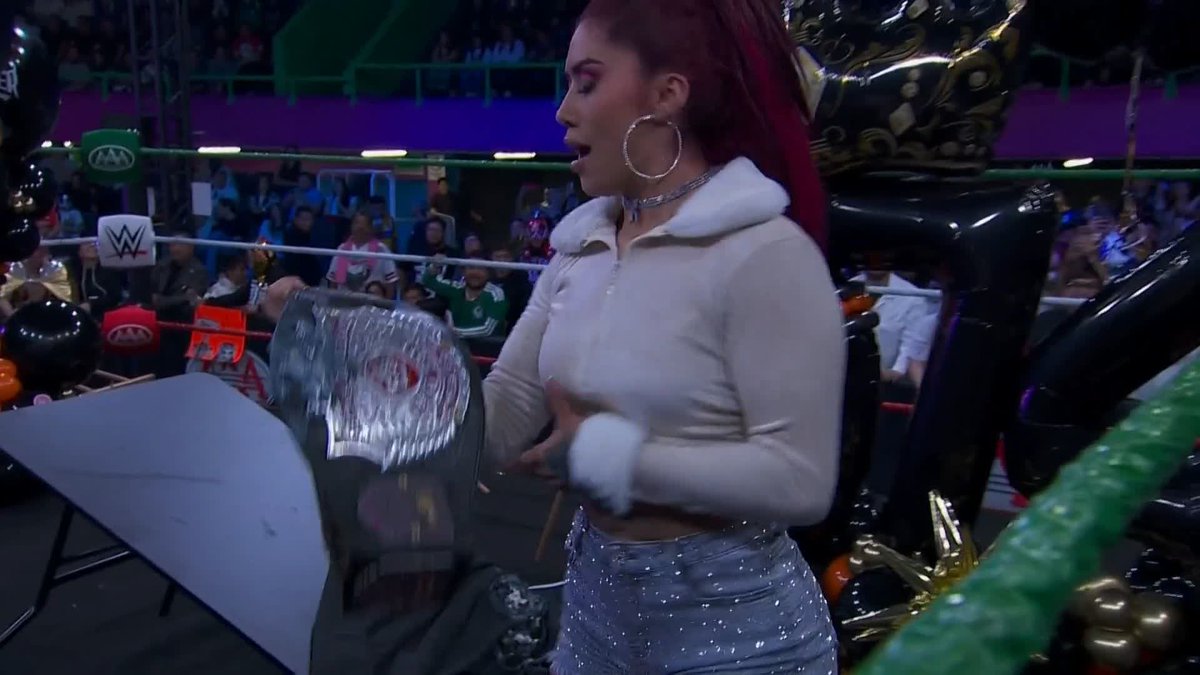 La Catalina llegó a AAA y quiere el Campeonato Reina de Reinas 😲 #AAAenFOX