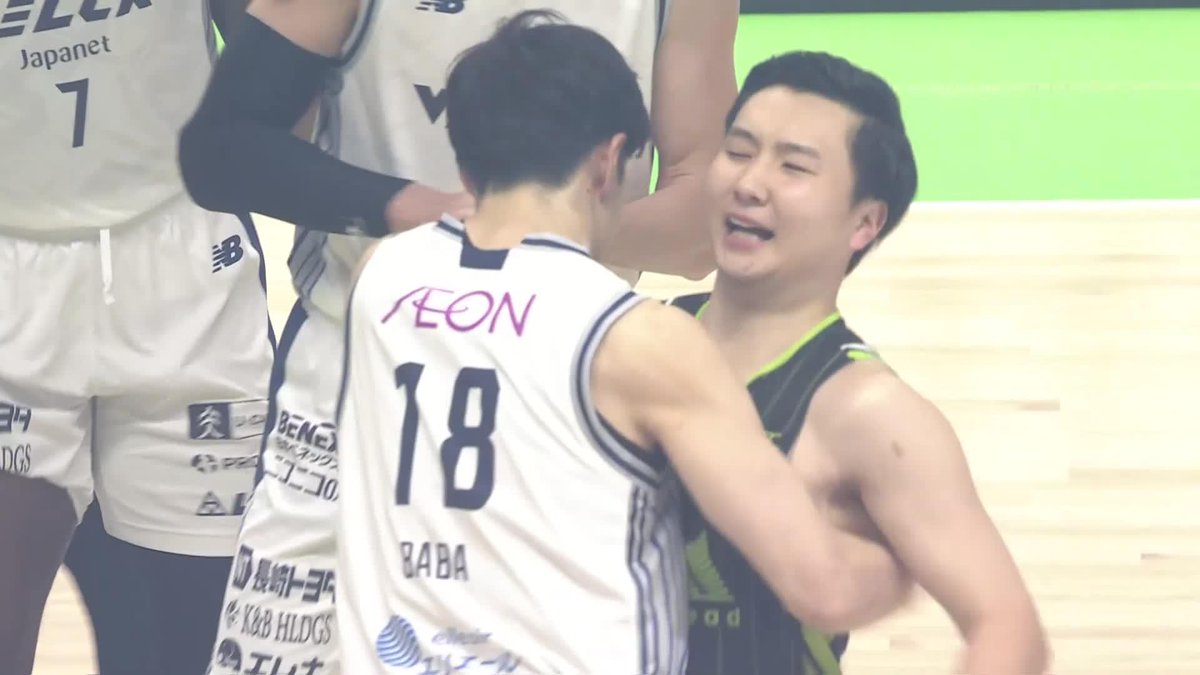 激闘の翌日。 GAME2前に熱い抱擁を交わす富永啓生と馬場雄大🇯🇵 富永 啓生/ keisei tominaga レバンガ北海道 Yudai Baba 馬場雄大 長崎ヴェルカ 公式 📡バスケットLIVEで生配信中 #Bリーグ #りそなグループ