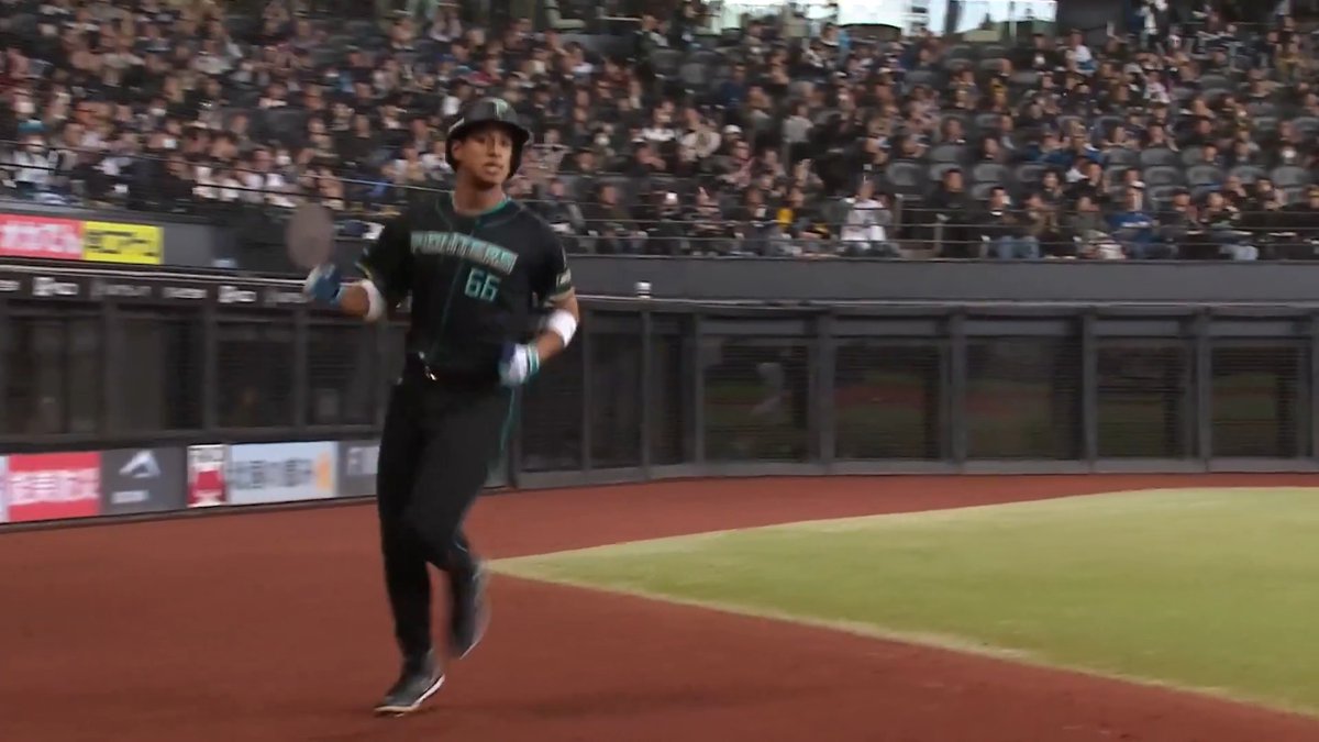北海道日本ハムがこの回逆転‼️ 野村佑希 選手の同点タイムリー2ベースヒット 水野達稀 選手の勝ち越し犠牲フライ👏 👇ライブ配信はこちら