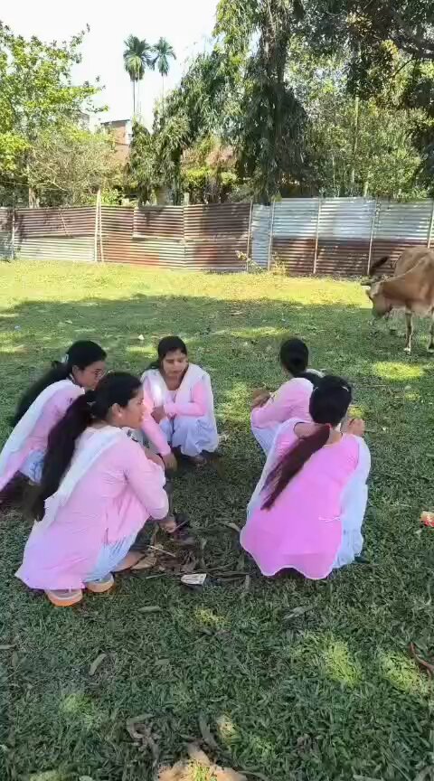 माहौल याद है की भूल गए 😂 लूडो ऐसे खेलते हैं 😂