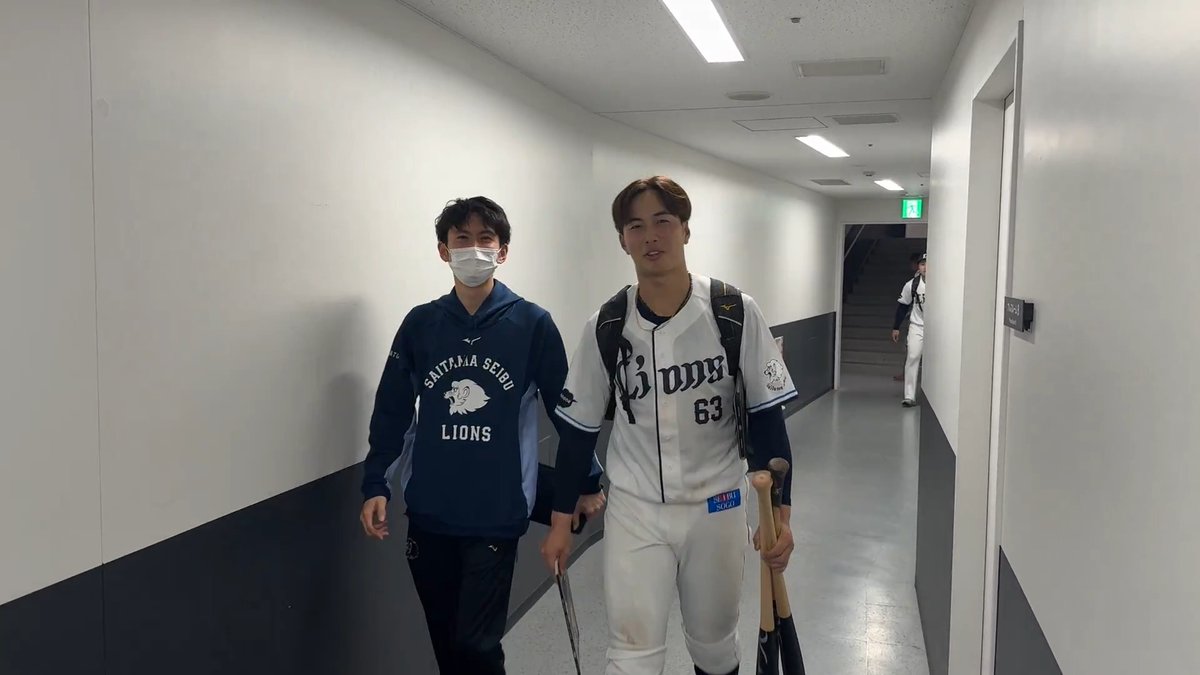 / 今季初サヨナラ! 勝利のハイタッチ気分! \ 来日初本塁となるサヨナラホームランを放った #林安可 選手! 実はあのバット、とある選手のものでした! ▼動画全容はこちら #seibulions #打破 #プライドシリーズ