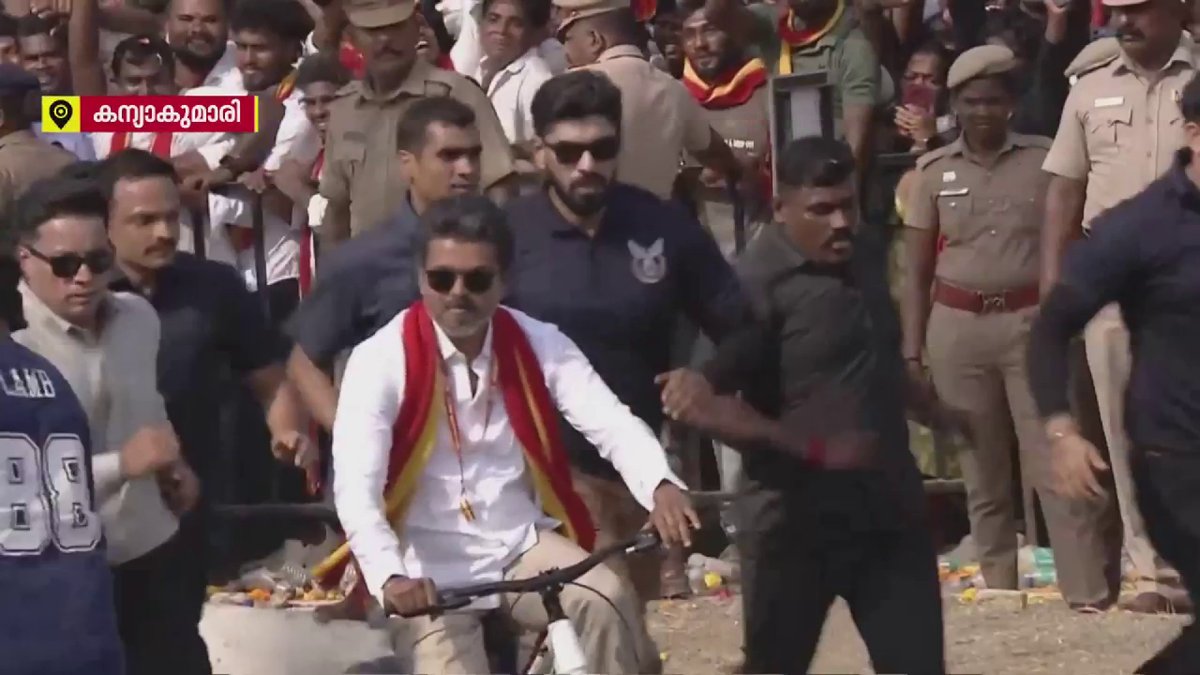 Kerala news channels are giving back to back updates on #ThalapathyVijay’s election campaign rally. Insane crowds everywhere he goes 😲🔥