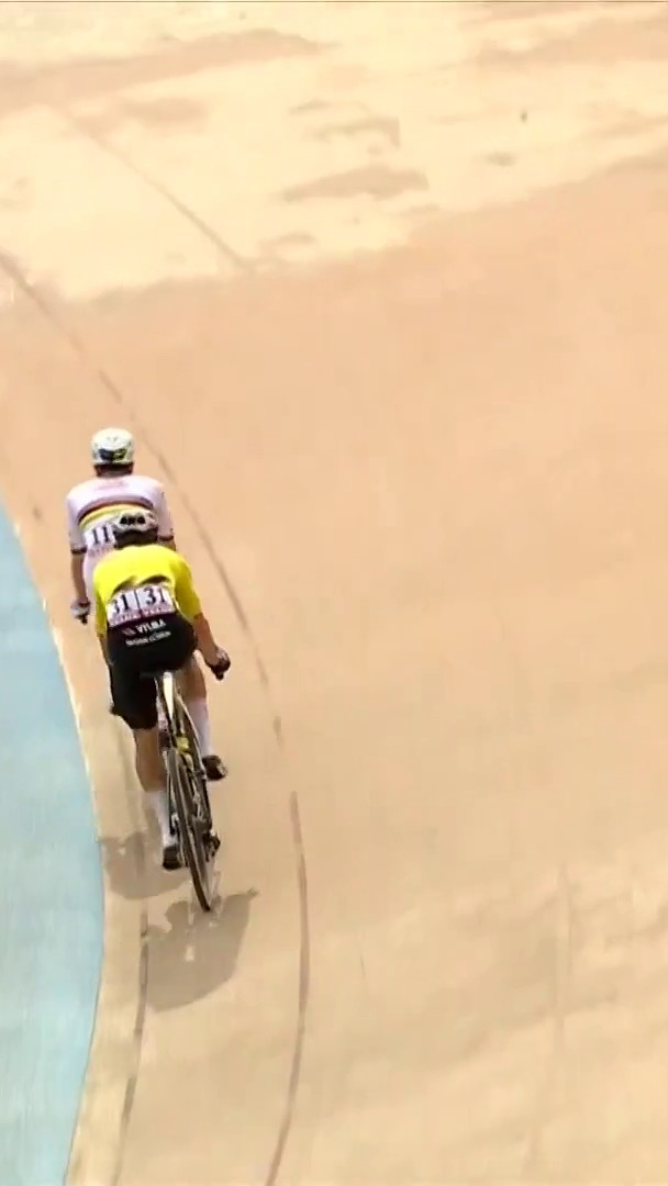 WOUT VAN AERT HAS WON PARIS-ROUBAIX!!!! 🏆 So much adversity, so much setback, Wout van Aert finally adds the cobblestone to his mantelpiece 🤩