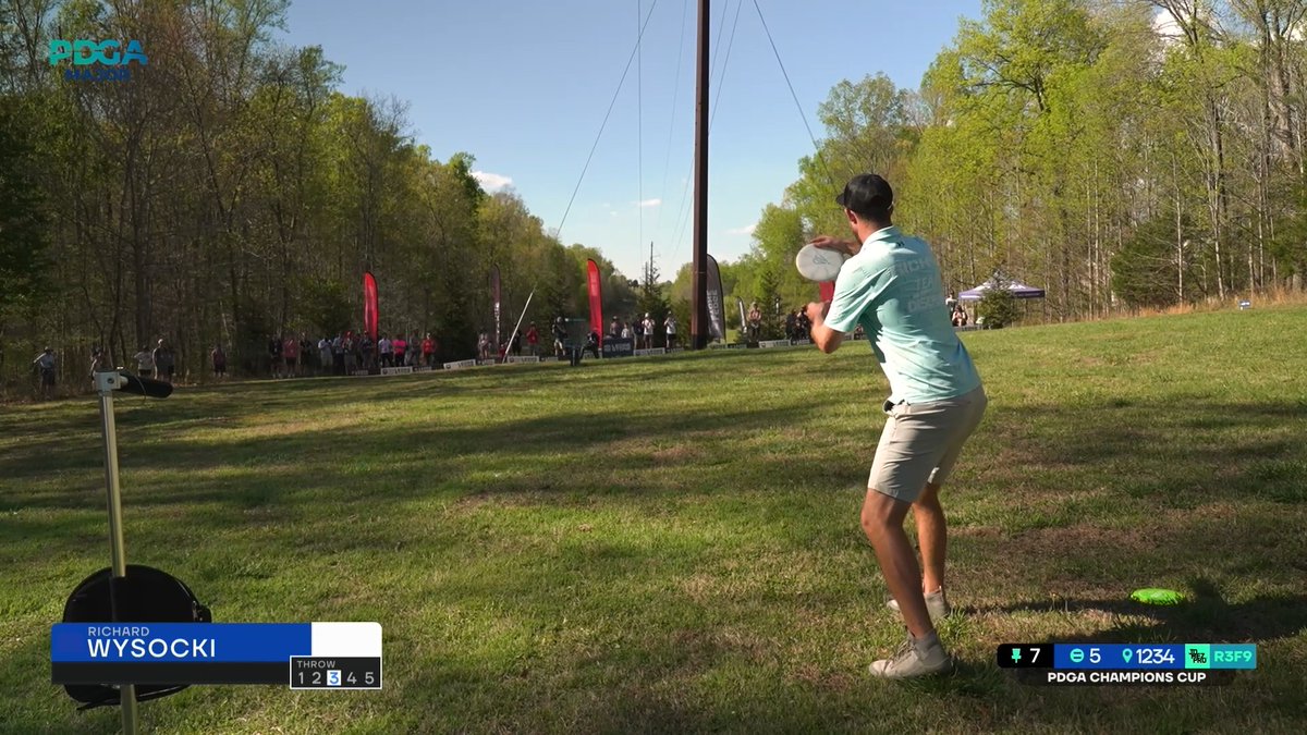 Did Ricky just get the worst Nomez of all time?! 💔 Tune into Moving Day at the PDGA Champions Cup here:
