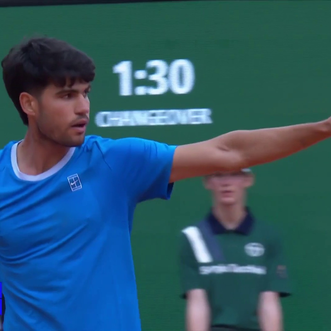 🤩 Ce point monstrueux remporté par Alcaraz contre Sinner pour faire le break dans le deuxième set ! #HomeOfTennis #RolexMonteCarloMasters