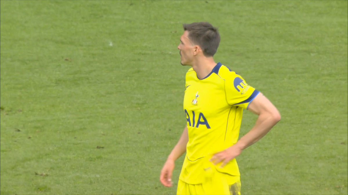 Roberto De Zerbi suffers defeat on his debut at Tottenham Hotspur 😬