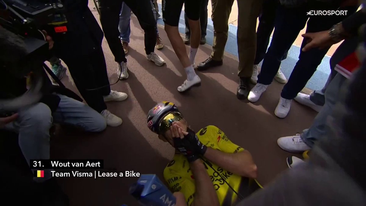 Känslorna när man vunnit Paris-Roubaix 🥹 📲 Streama cykelsäsongen 2026 på HBO Max.
