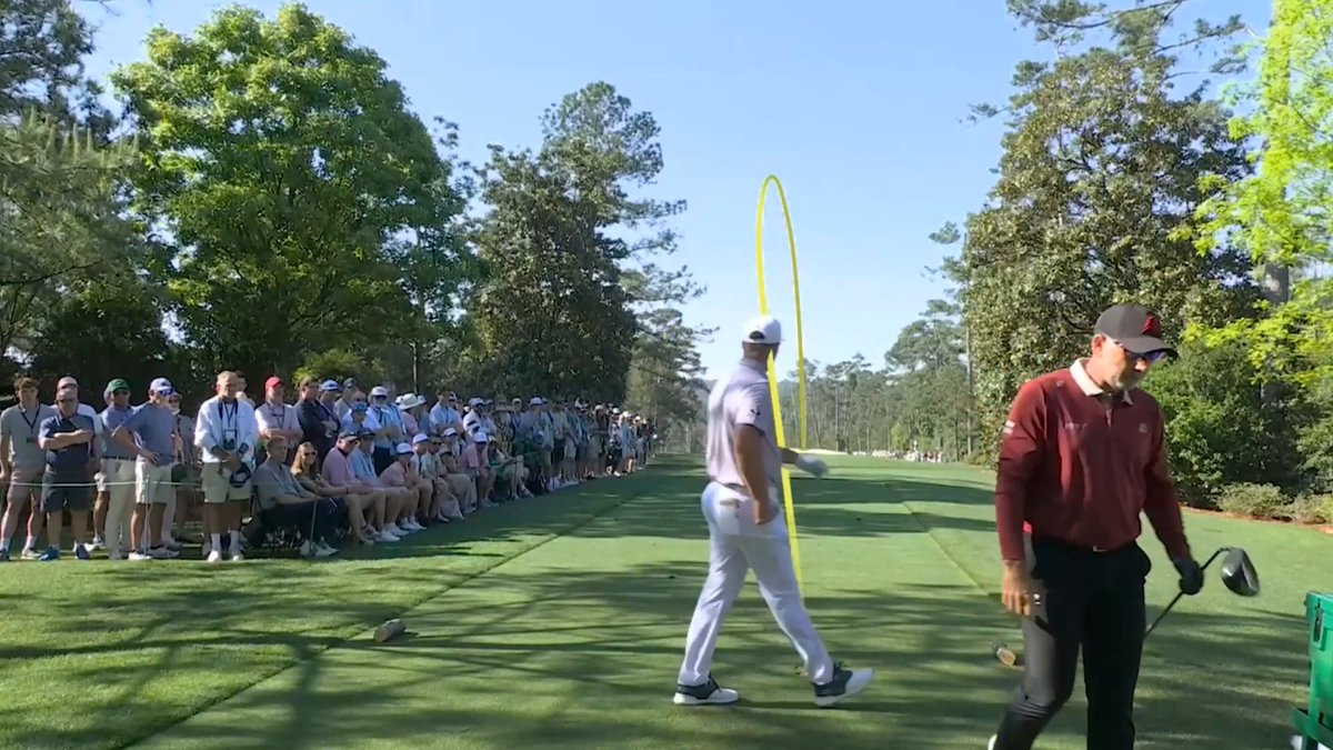 A whole series of events from Sergio Garcia earlier on Sunday at the Masters ๐ณ ๐ฌ Slams his driver in frustration ๐ฌ Breaks his driver against a cooler ๐
Carries Jon Rahm's bag while Rahm's caddie tends to a bunker