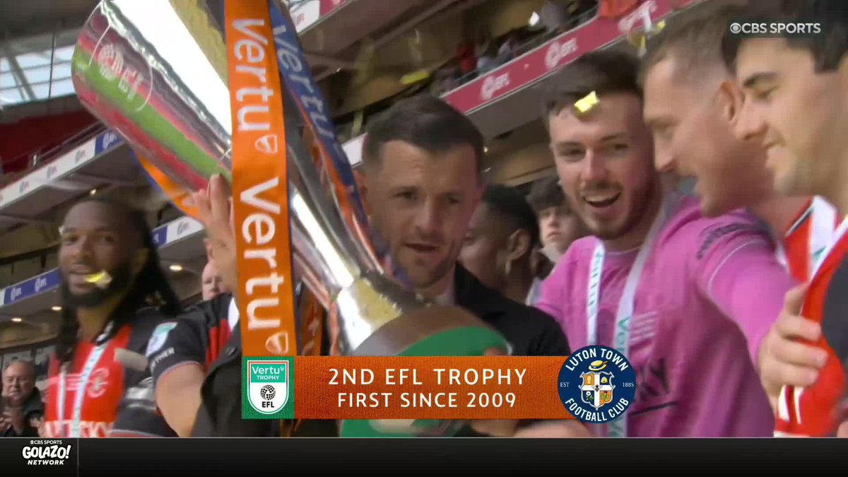 Jack Wilshere's Luton Town lift the Vertu Trophy for the second time ๐๐