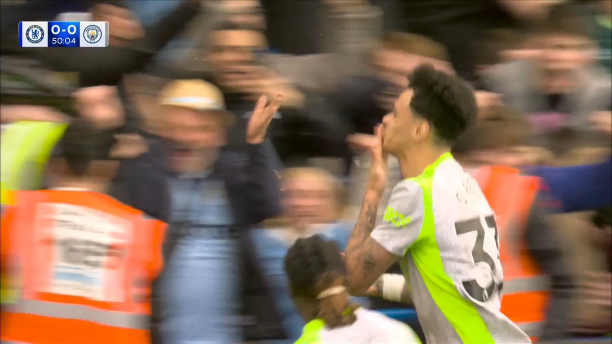 "Oh he is the man right now, living his BEST life!" Nico O'Reilly stamps his authority at Stamford Bridge with a goal! 🔥