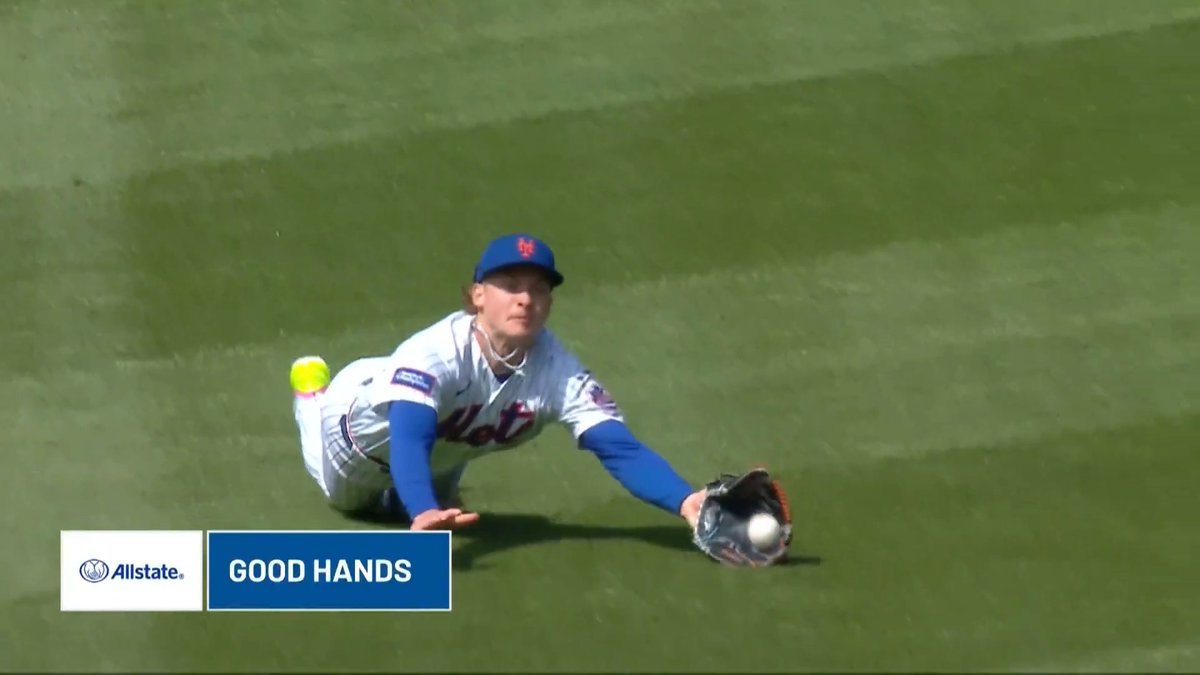 Carson Benge saves two runs with an outstanding grab!