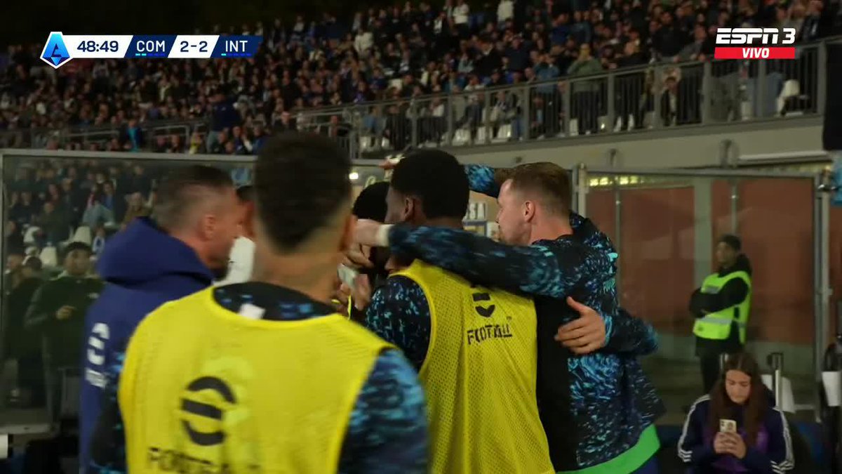Pero dónde salís arquerito del Como. Cómo le regalan la liga al Inter estos tipos.
