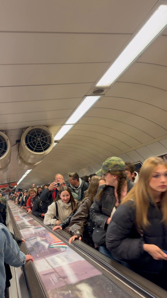 Euphoria in Budapest after the opposition’s victory. Tens of thousands of people poured into the streets. Incredible scenes in the metro. #Budapest #Hungary #Elections #OppositionVictory #Democracy #Breaking #Europe #Politics #News