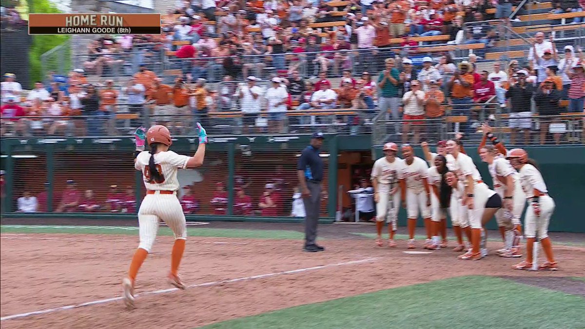 Texas adds to the lead with a solo home run in game three 🤘 Watch No. 2 Oklahoma vs No. 4 Texas NOW on ESPN and the ESPN App 🥎