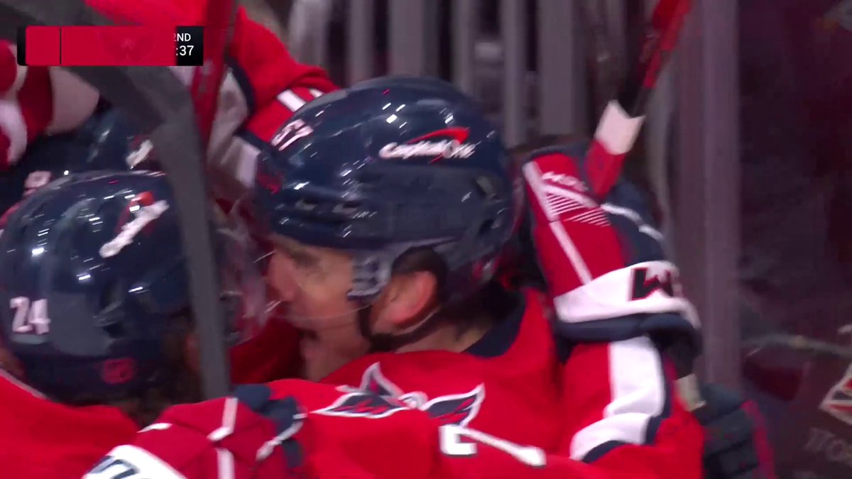 It's Trevor van Riemsdyk who opens the scoring! 🚨 📺: NHLonTNT &amp; hbo max fka ➡️