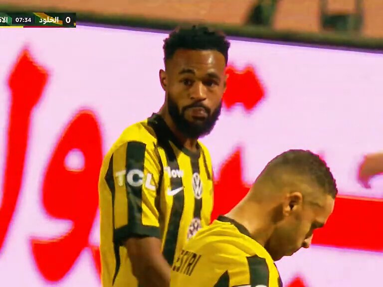 حقيقه مايقدر ينكرها أي اتحادي اصيل بنزيما كان كل الاتحاد وسبب رئيسي في تحقيقهم للدوري وكاس الملك ☝🏻