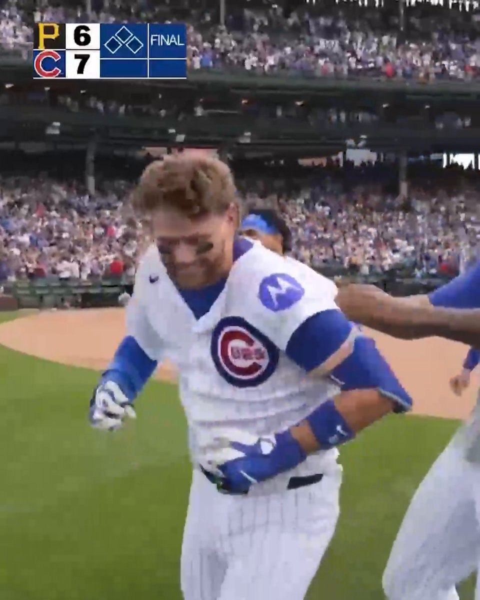 From down 0-5 ... the Cubs complete the comeback with Carson Kelly's third career walk-off hit 👏