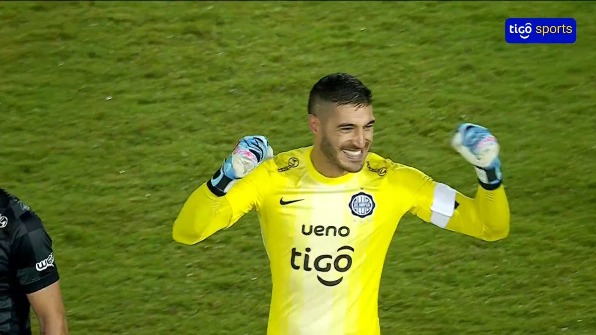 Gastón Olveira y su extraordinario momento. Atajó su tercer penal en el campeonato y firmó su undécimo arco en cero en lo que llevamos de temporada. 🔥🇵🇾