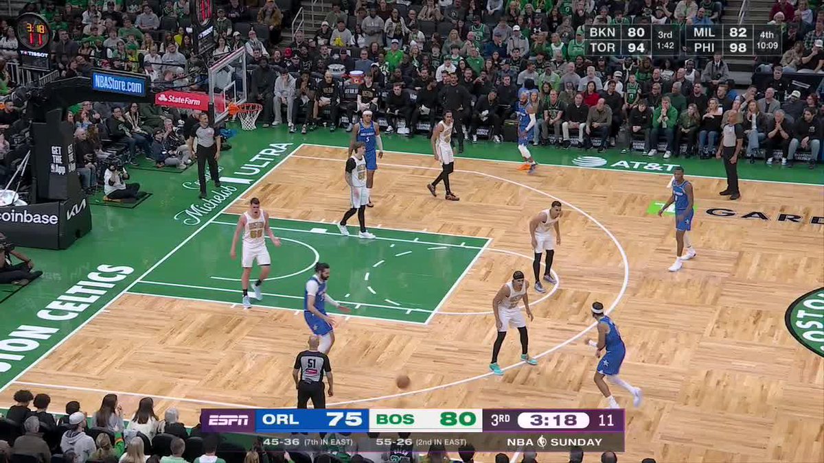 "ON A WAVE LIKE A DURAG!" 😂 Mark Jones with another classic call on his last ESPN broadcast 🌊