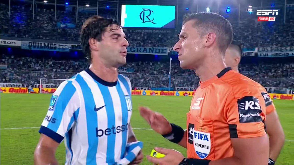 “TE HABLÓ, BIEN. NO TE PUTEÓ BOLUDO, AYUDANOS UN POQUITO VOS TAMBIÉN”. Santiago Sosa, al árbitro. ‼️🇦🇷