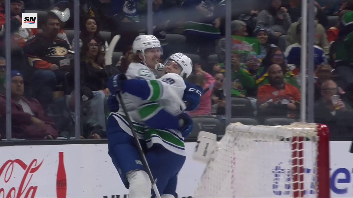 A big celly for a big man! 💪 6'9" Curtis Douglas has scored his first NHL goal!