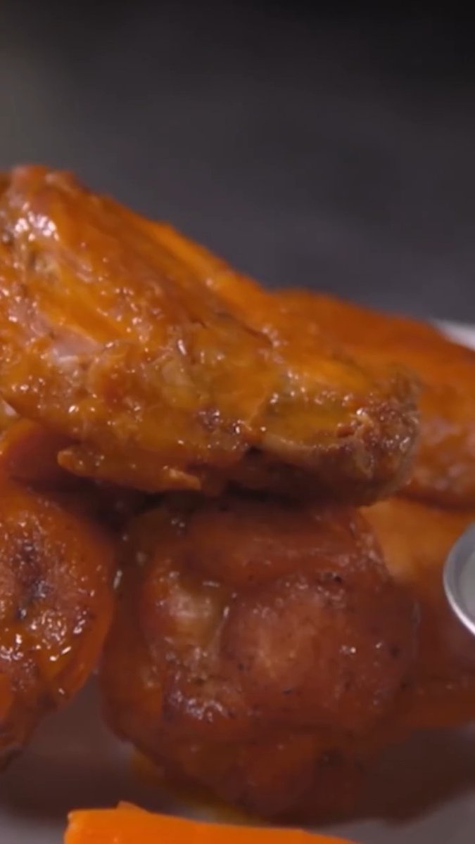 .Mayor Guy Fieri is seriously impressed by the perfect balance of sweet and heat in the sauce on these juicy hot wings 😅🔥Try them for yourself at Citizen Cider! Watch #DDD with Mayor Guy Fieri Fridays at 9|8c.