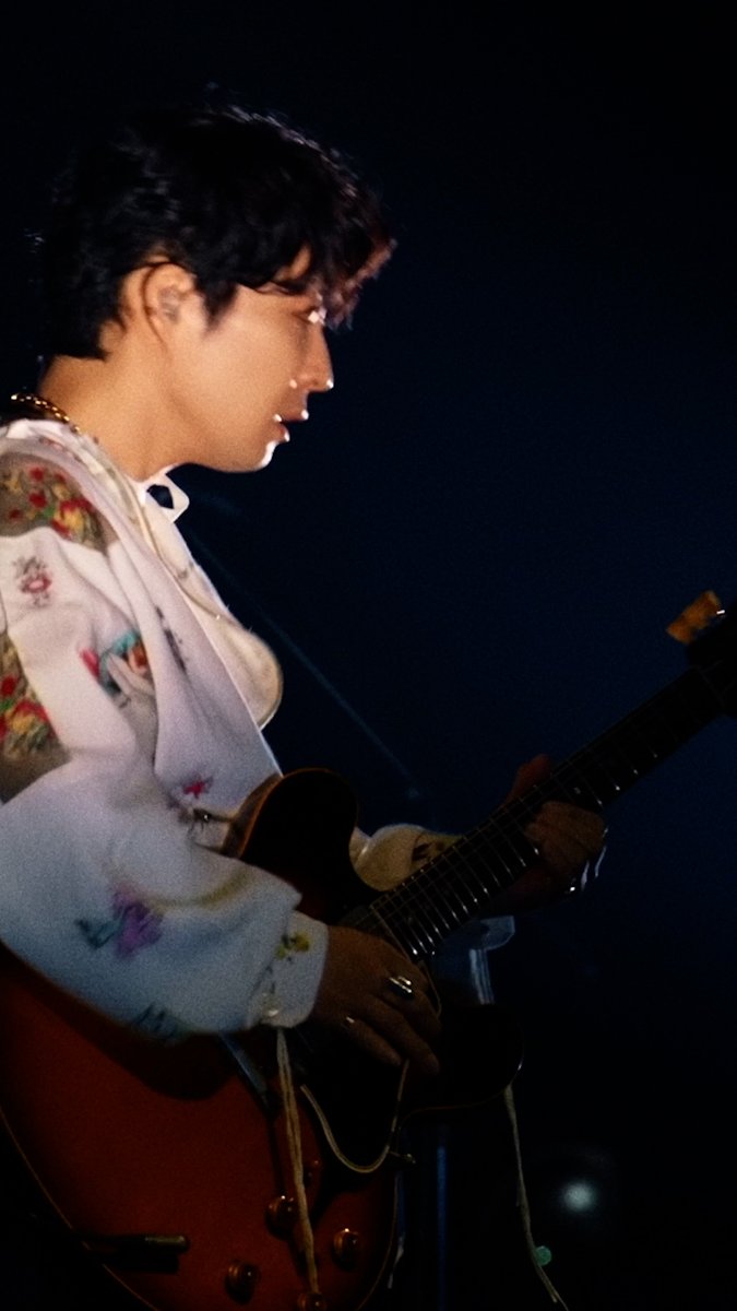 4.15 on Netflix “Gen Hoshino presents MAD HOPE MAD MUSIC” #星野源_MADHOPE