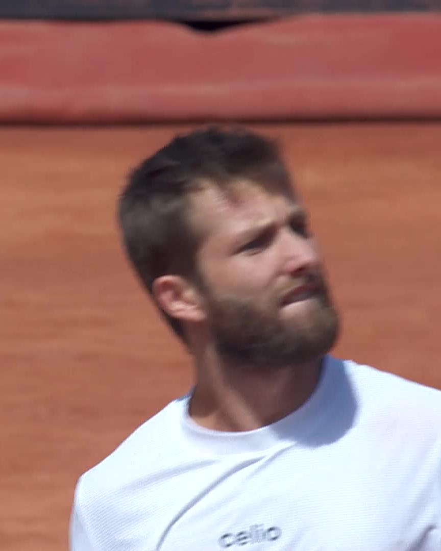🇫🇷🇪🇸🎾 EN IMAGES | La balle de match incroyable remportée par le Français Corentin Moutet à Barcelone.