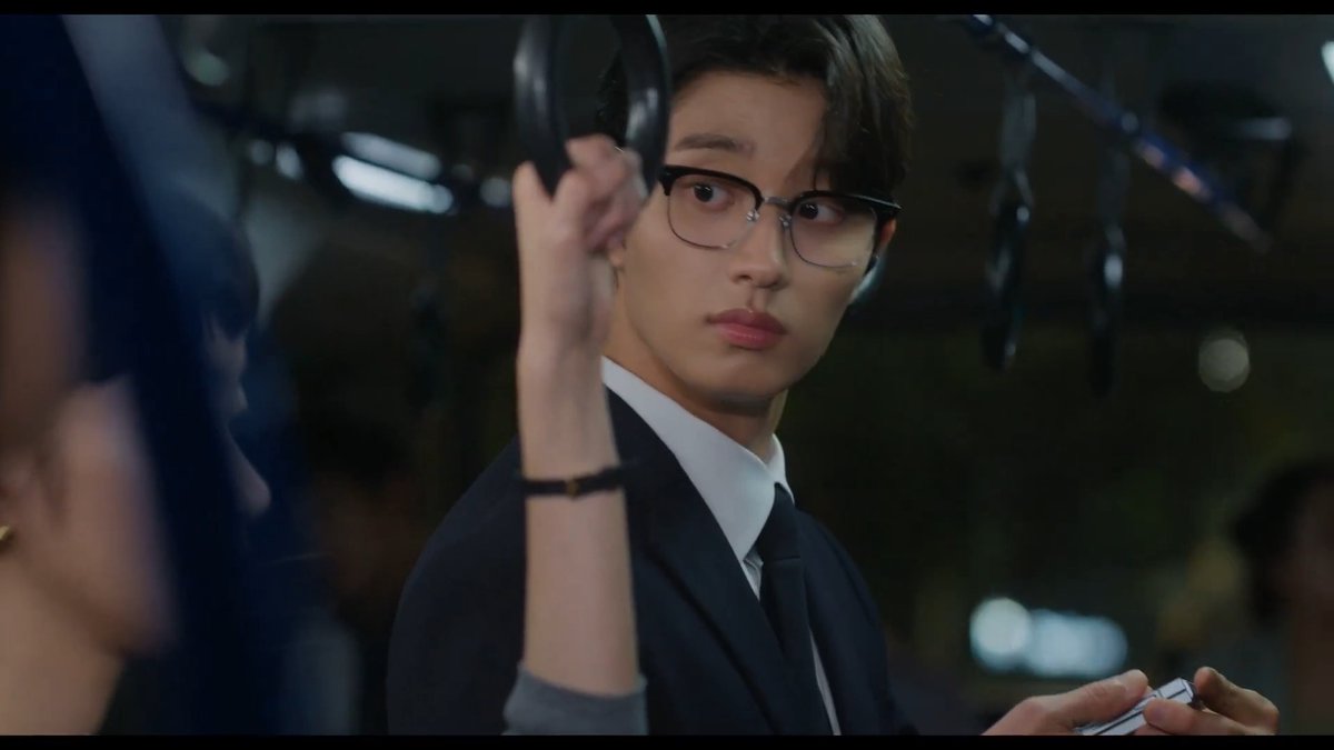 RUDE! 순록 don't care 이게 순록이라구 아무렇게나 꽂는 이어폰 (따라 해) Yumi can't make him act right #유미의세포들3