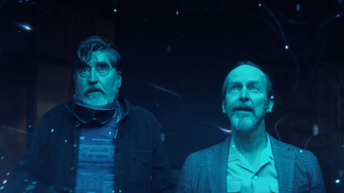 Bem-vindos. Coisas estranhas também acontecem por aqui. The Boroughs, nova série dos mesmos produtores de Stranger Things, estreia no dia 21 de maio.