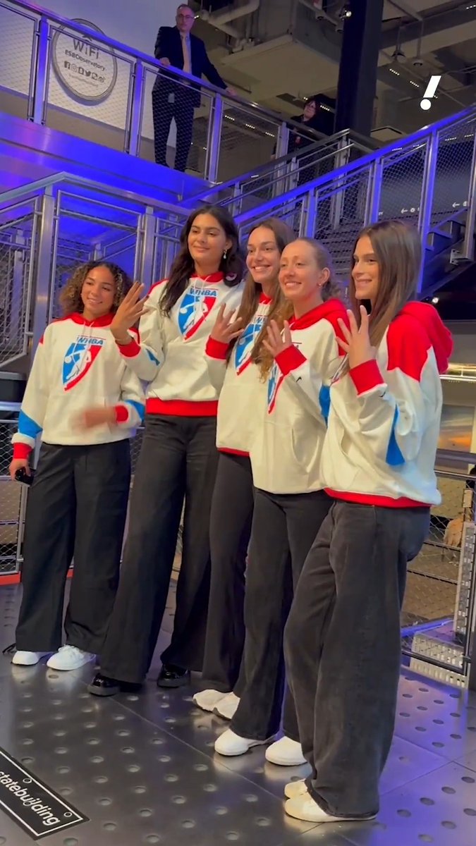 UCLA's national champions checking in from the Empire State Building ahead of the WNBA Draft 🗽