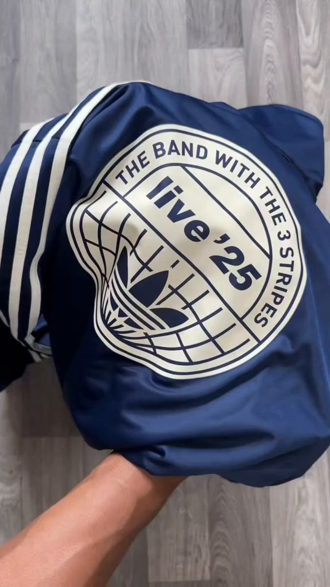 Só conhece Wonderwall 🤝🏻Quer tudo do Oasis Muita gente pediu, então consegui a Jaqueta Adidas Oasis Tour Live 25 anos