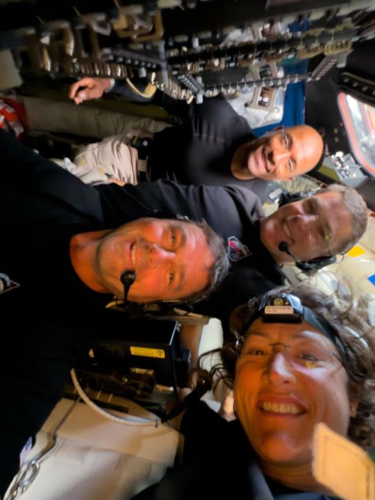 Los cuatro astronautas que llevaron consigo los sueños de la humanidad. 🌙 Los astronautas de NASA Artemis II completaron su misión el 10 de abril con un exitoso amerizaje a las 8:07 p.m. EDT. Estos fueron algunos de los mensajes de la tripulación que marcaron esta misión histórica.