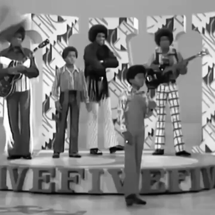 Nobody could beat this kid when he was young . Most talented child performer I ever saw in my life 🎵♥️