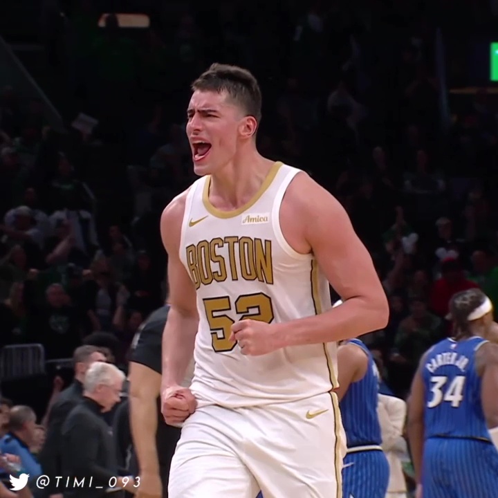 THE GARZILLA STRIKES AGAIN 🦖 Luka Garza is great. Always stays ready and works hard. He got career-high 27 points to go with 12 boards and a clutch 3-pointer on Sunday: