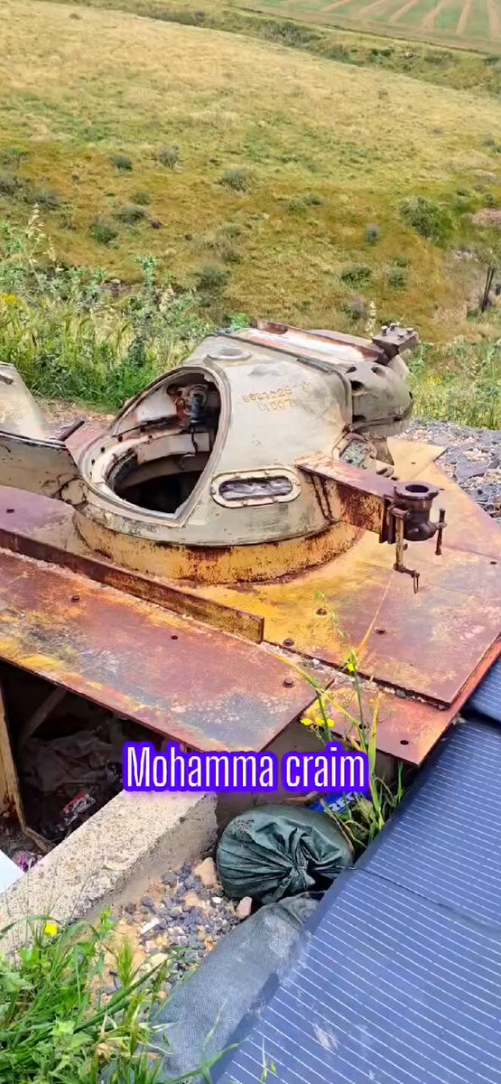 سورية والأردن وفلسطين المحتلة في نقطة حدود واحدة إطلالة من طرف الجولان الجنوبي للجولان نحو الأردن وجسر سكة الحديد، فوق نهر اليرموك الذي فجرته العصابات الصهيونية 1946 من أجل قطع الإمدادات عن فلسطين.